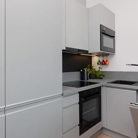Sea View Porta Mare By Renters Prestige *
