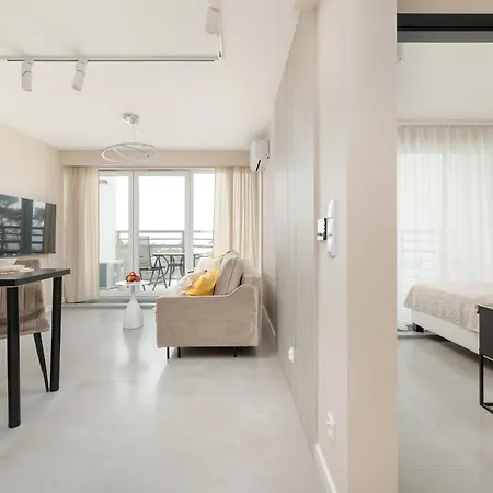 Sea View Porta Mare By Renters Prestige *